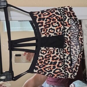 Sz M Leopard Sports Bra